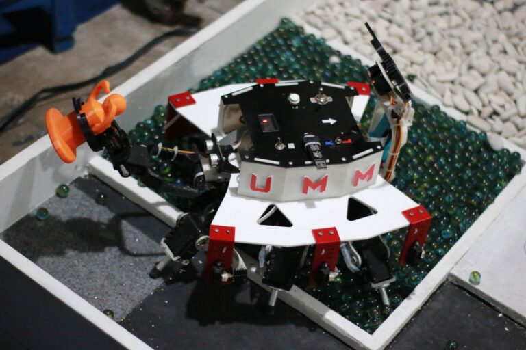Tim Robot Dome UMM dari Universitas Muhammadiyah Malang Raih Gelar Juara 1 dalam Kontes Robot SAR Indonesia