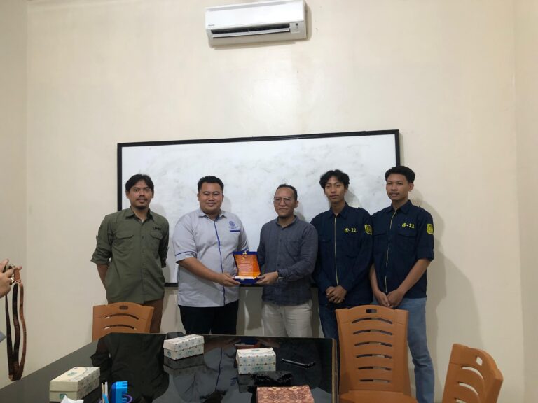 Teknik Elektro UMM Kunjungi CV Anugerah Sinar Laut: Mahasiswa Pelajari Otomasi Industri Garam dari Lapangan